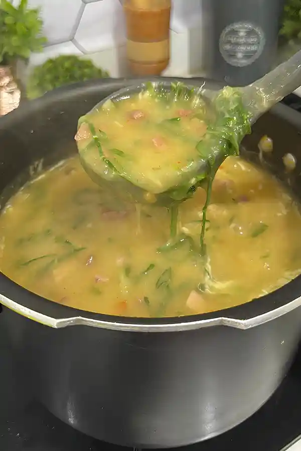 Receita Caldo Verde Caseiro é perfeito para Noites Frias