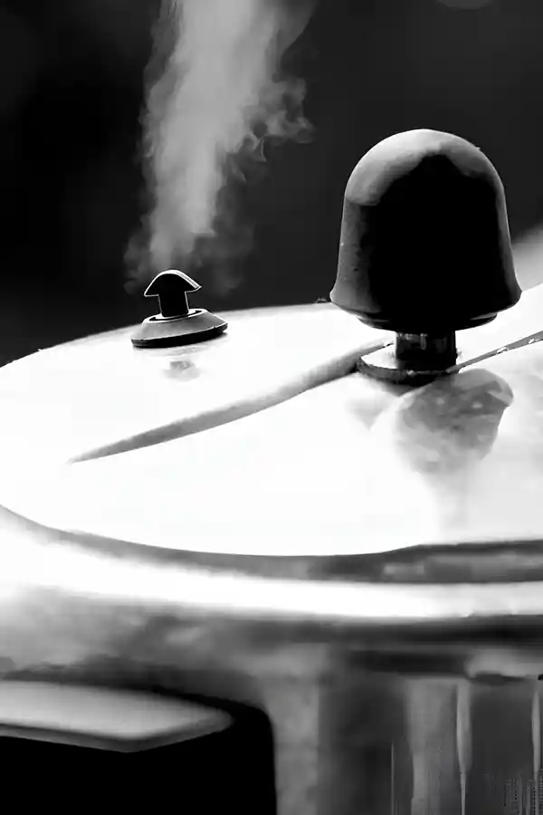 Chega de medo na cozinha: aprenda a usar a panela de pressão com segurança